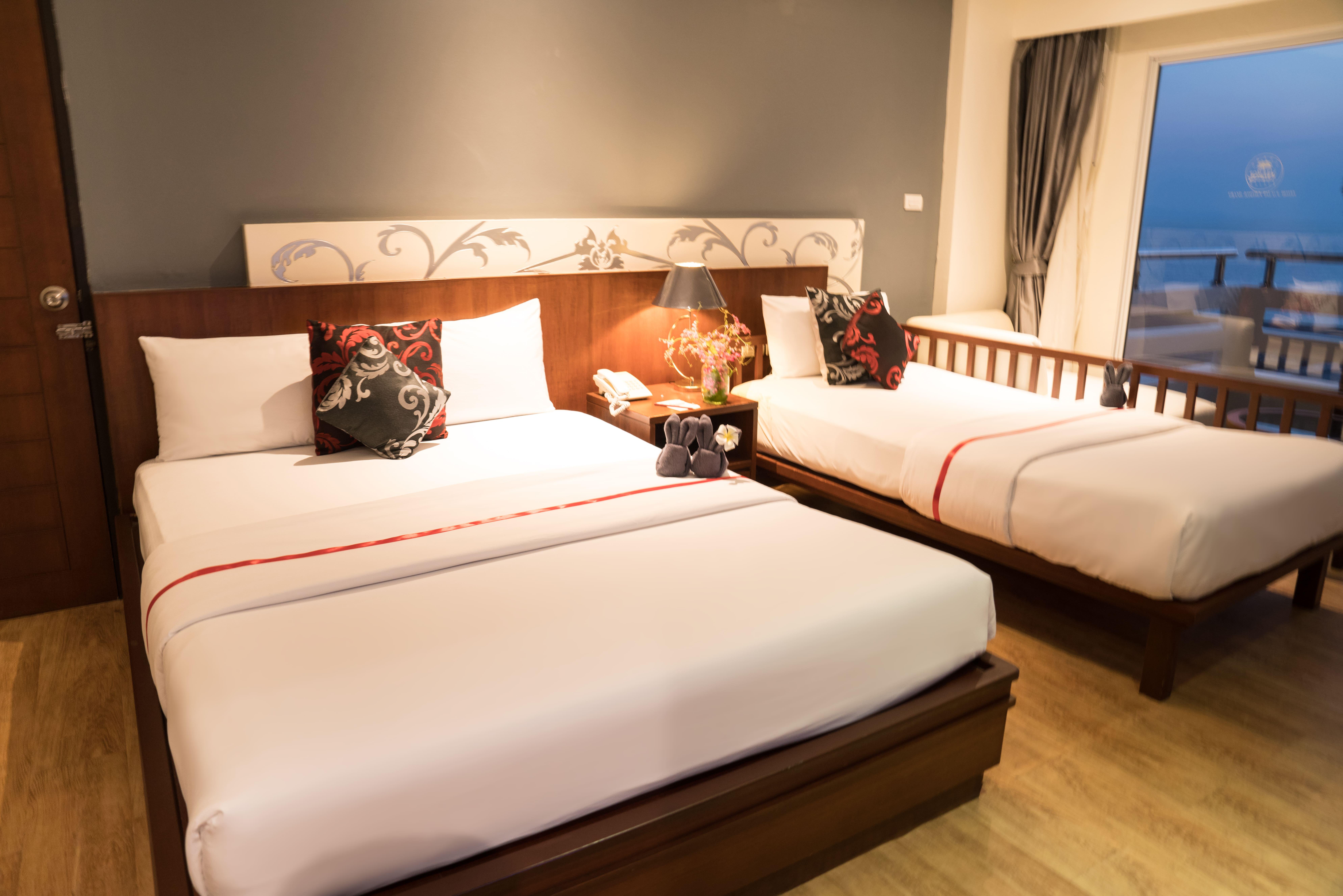 Grand Jomtien Palace Hotel - Sha Extra Plus Esterno foto
