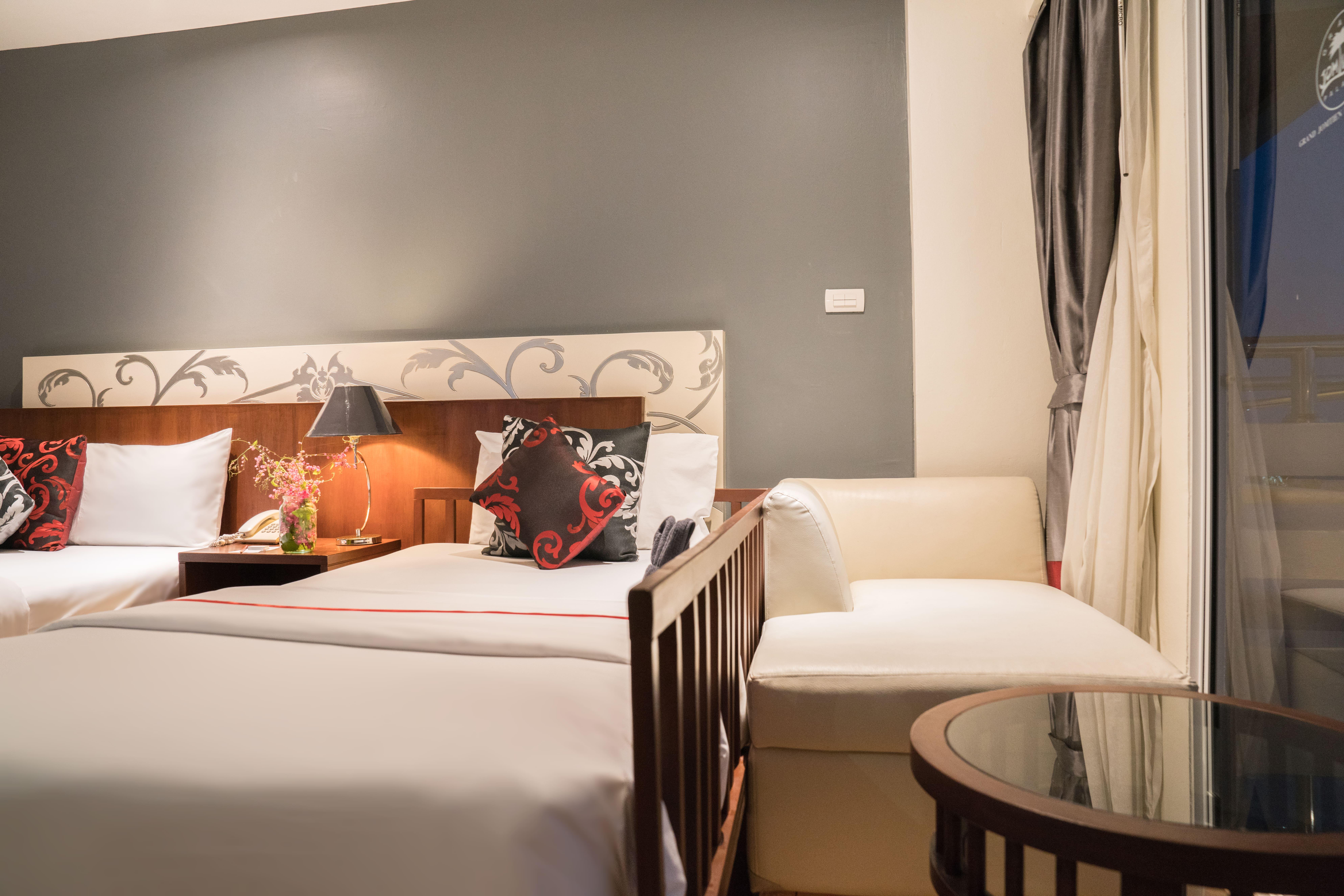 Grand Jomtien Palace Hotel - Sha Extra Plus Esterno foto
