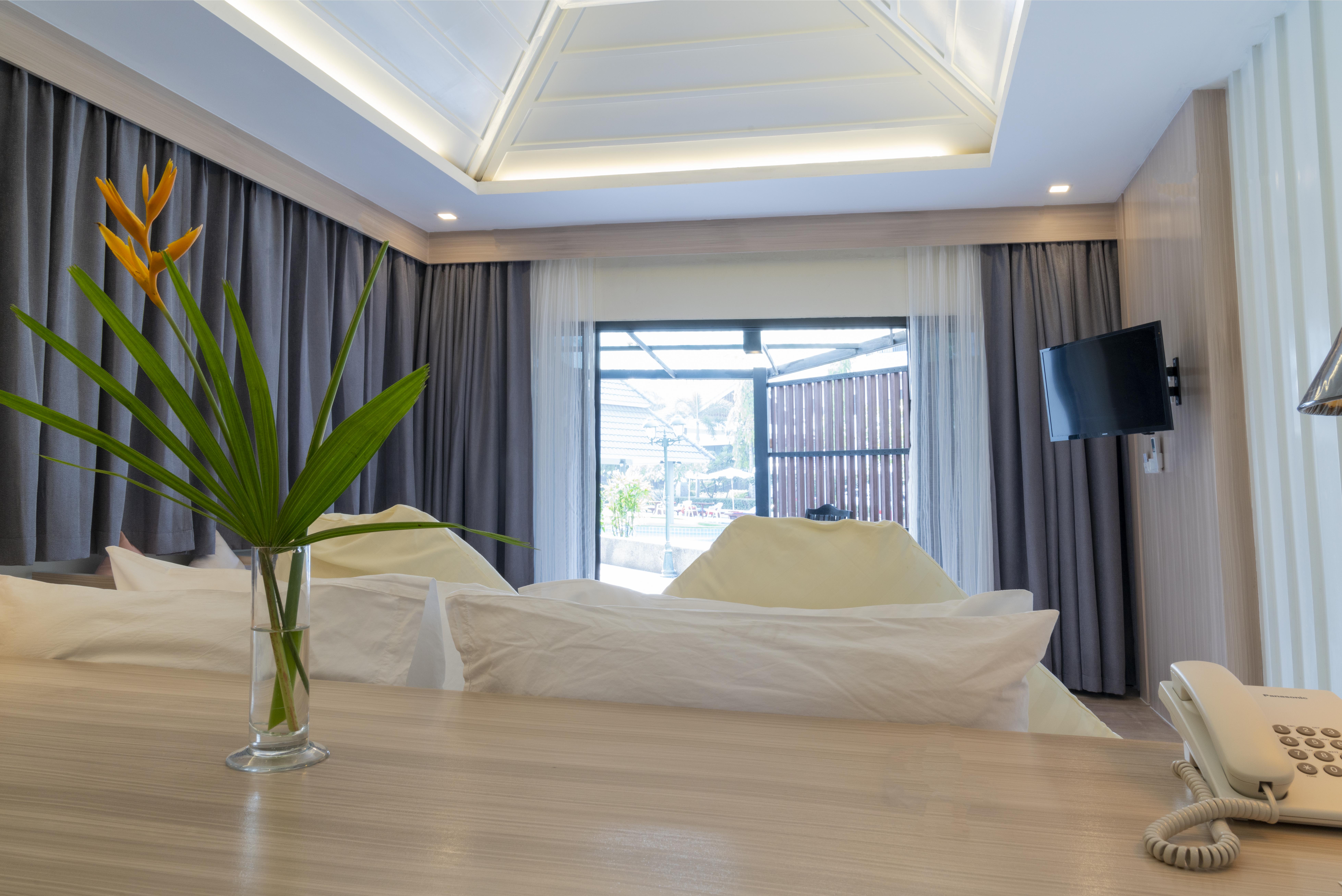Grand Jomtien Palace Hotel - Sha Extra Plus Esterno foto