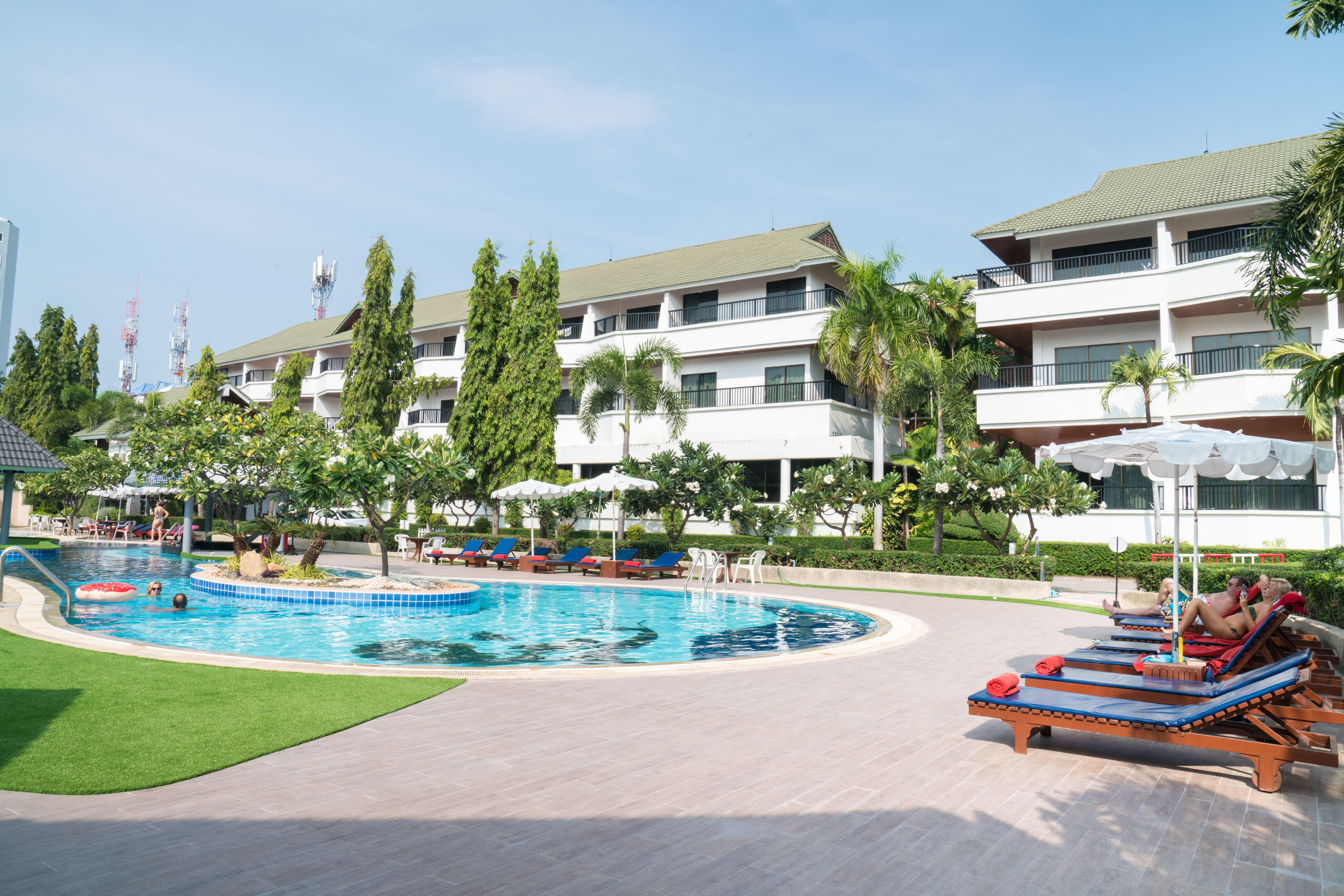 Grand Jomtien Palace Hotel - Sha Extra Plus Esterno foto