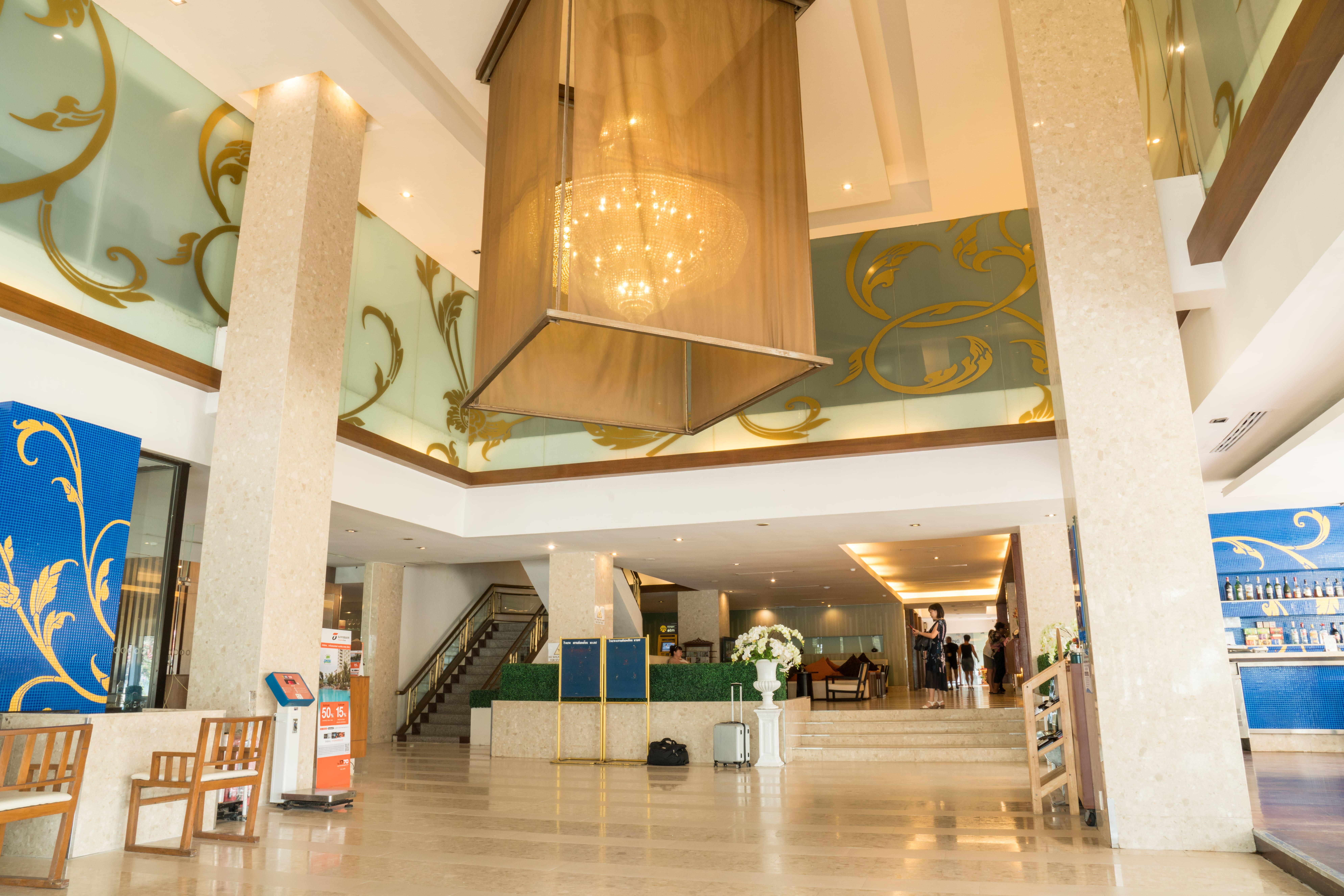 Grand Jomtien Palace Hotel - Sha Extra Plus Esterno foto