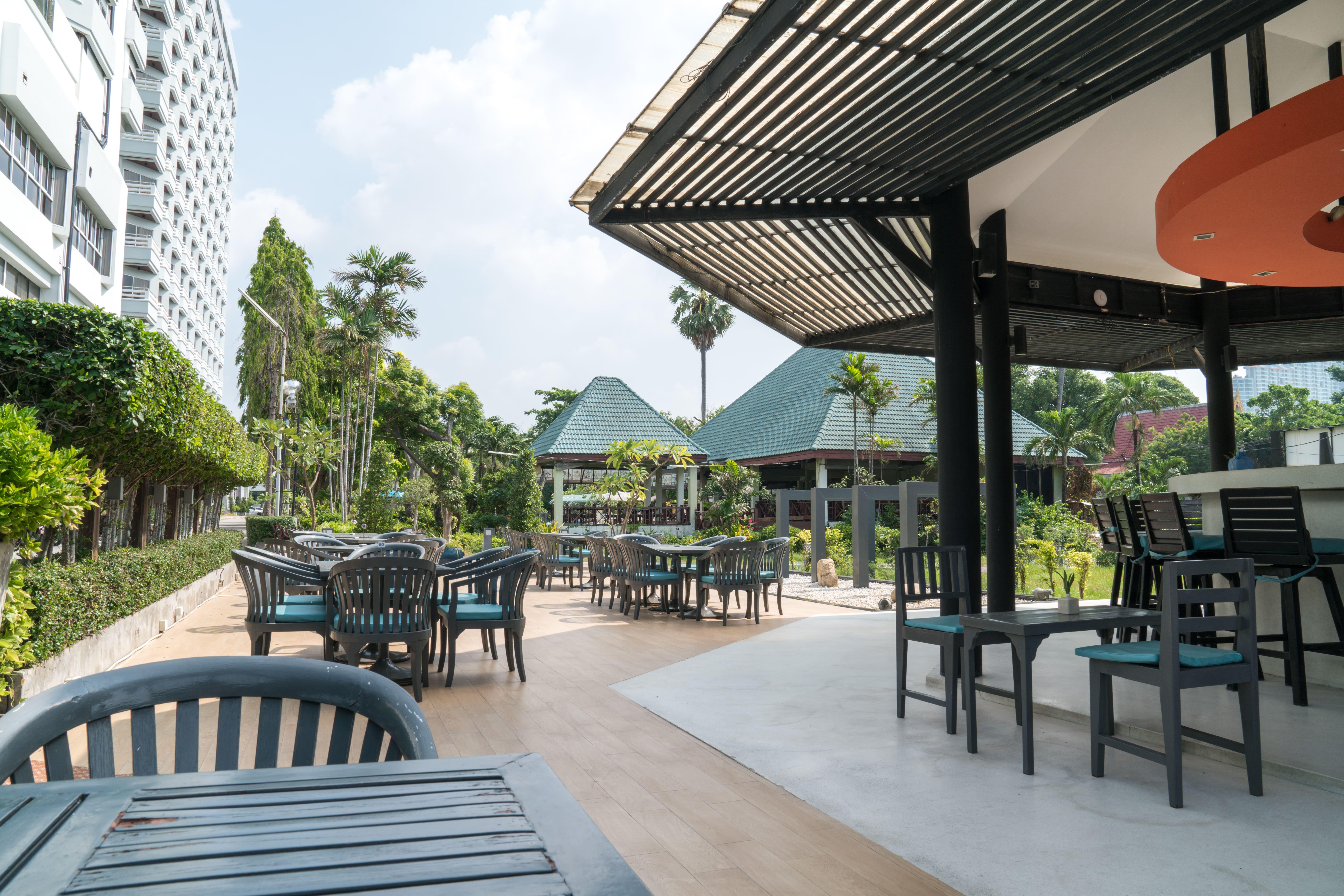 Grand Jomtien Palace Hotel - Sha Extra Plus Esterno foto