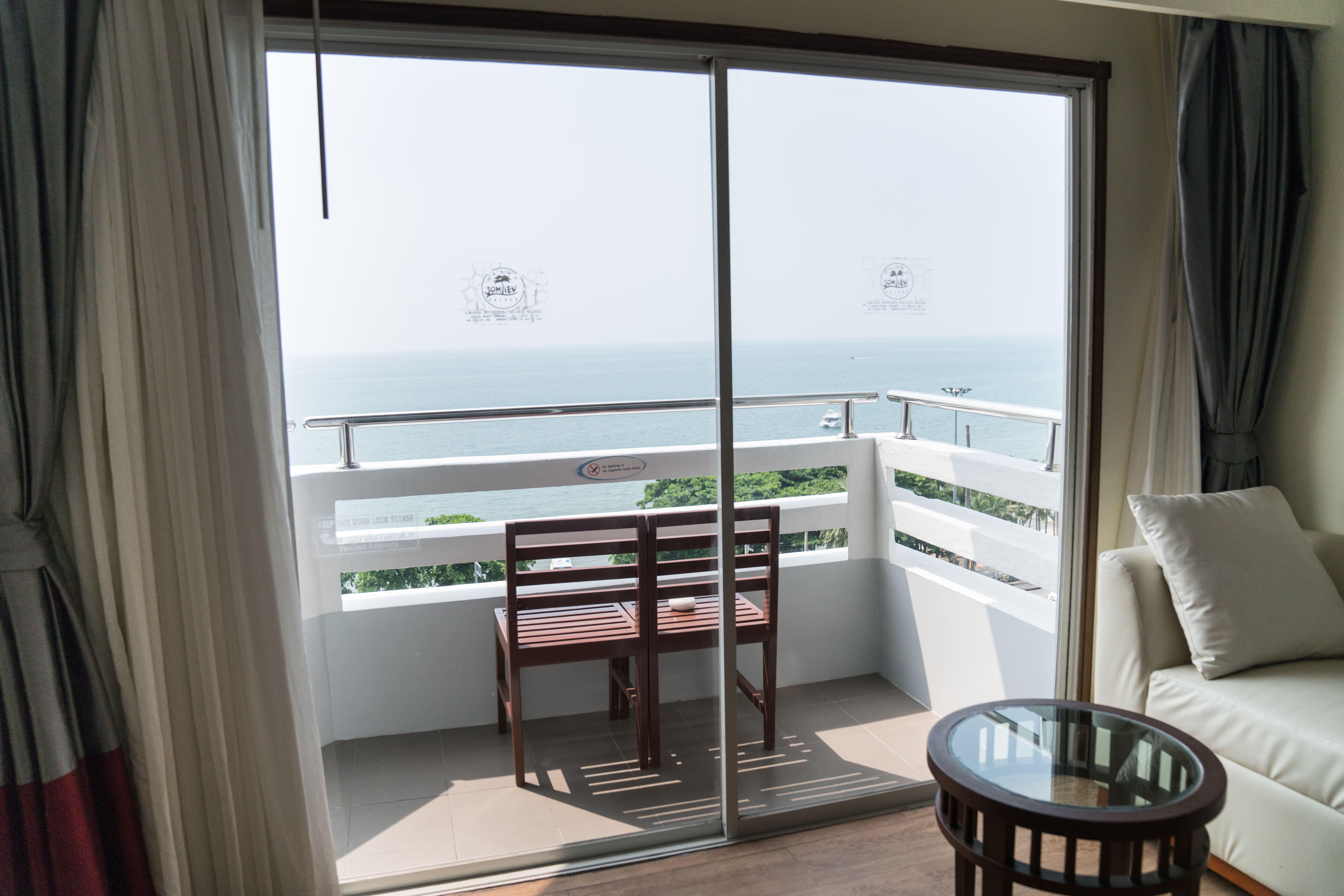 Grand Jomtien Palace Hotel - Sha Extra Plus Esterno foto