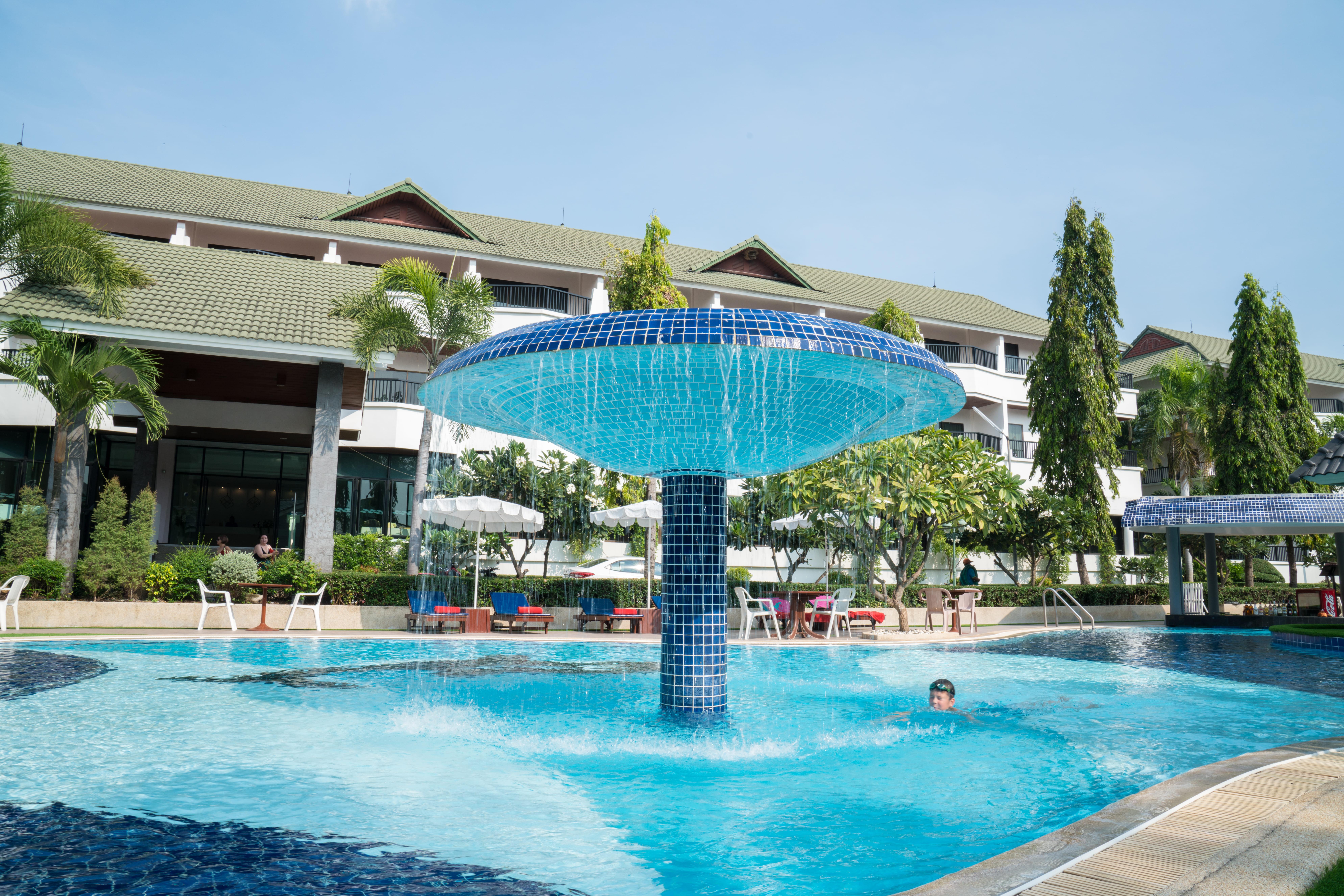Grand Jomtien Palace Hotel - Sha Extra Plus Esterno foto