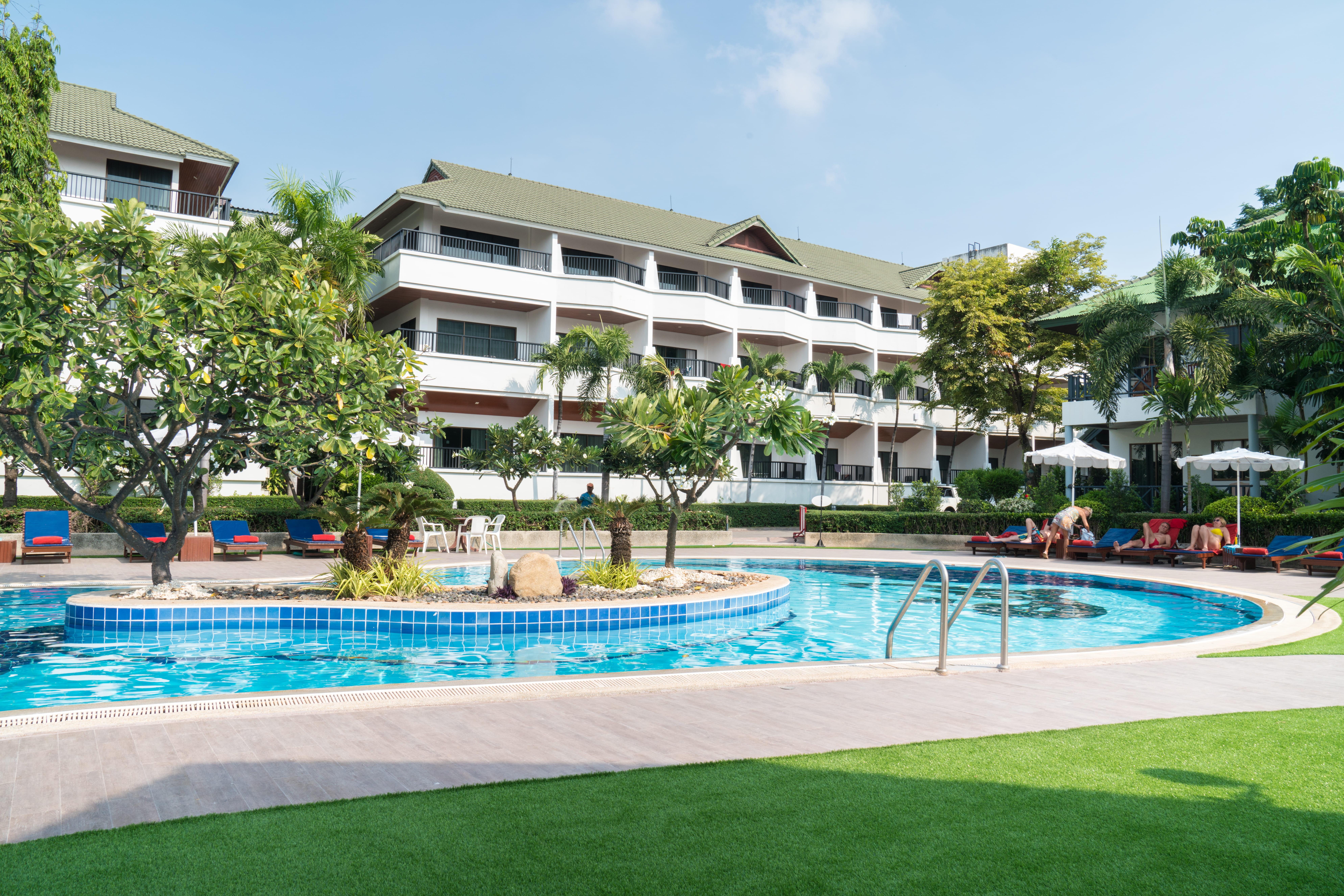 Grand Jomtien Palace Hotel - Sha Extra Plus Esterno foto