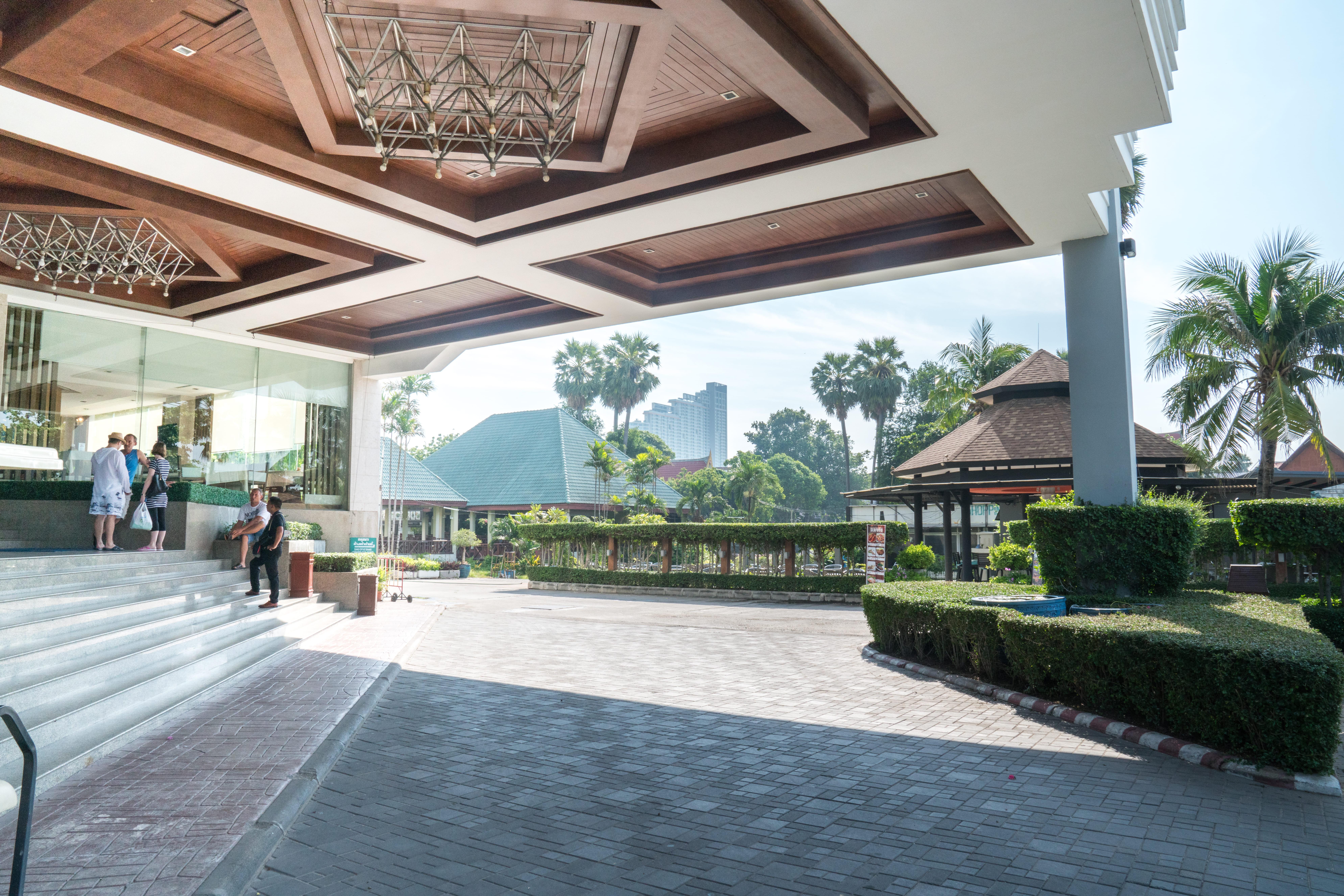 Grand Jomtien Palace Hotel - Sha Extra Plus Esterno foto