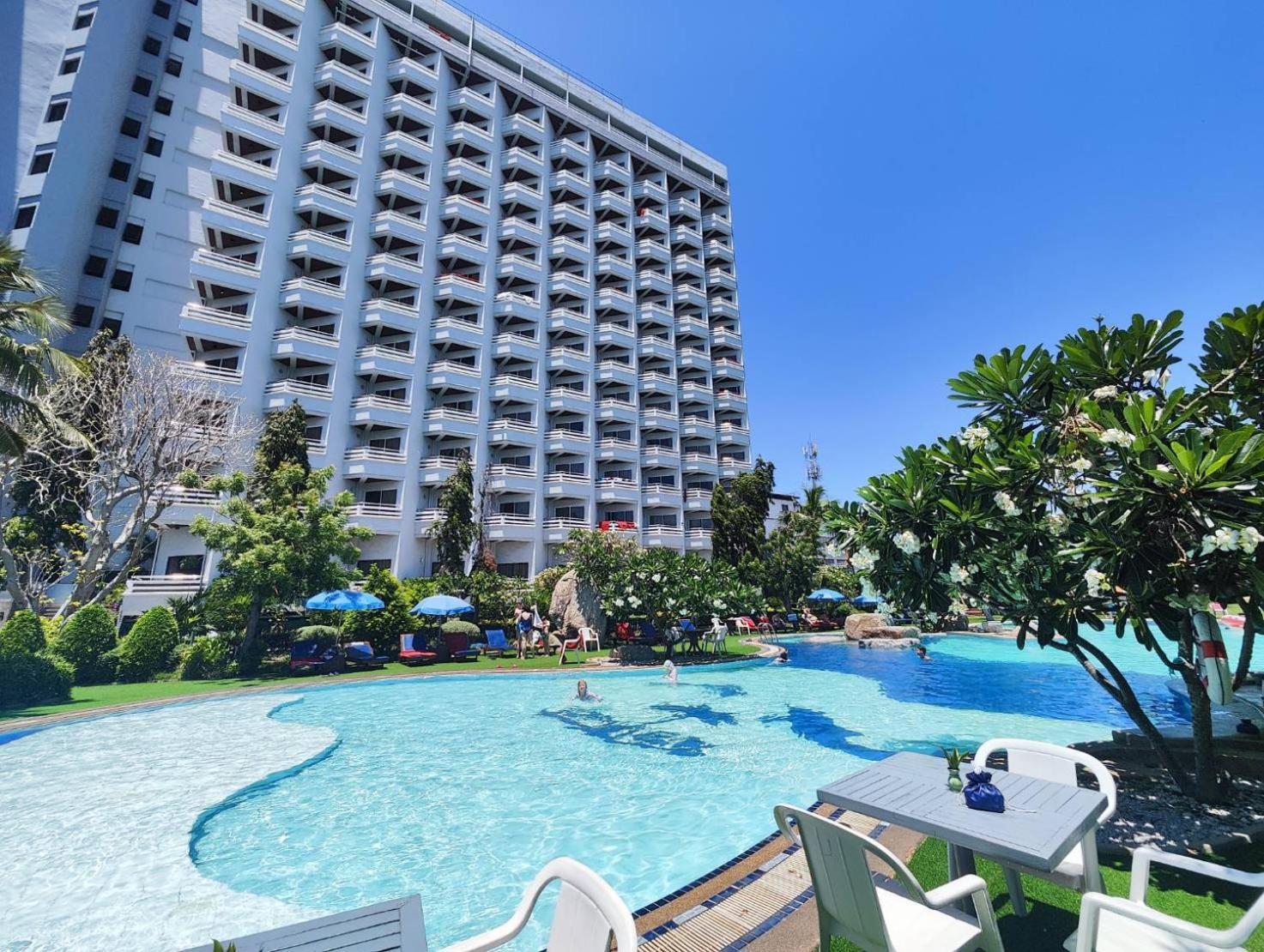 Grand Jomtien Palace Hotel - Sha Extra Plus Esterno foto
