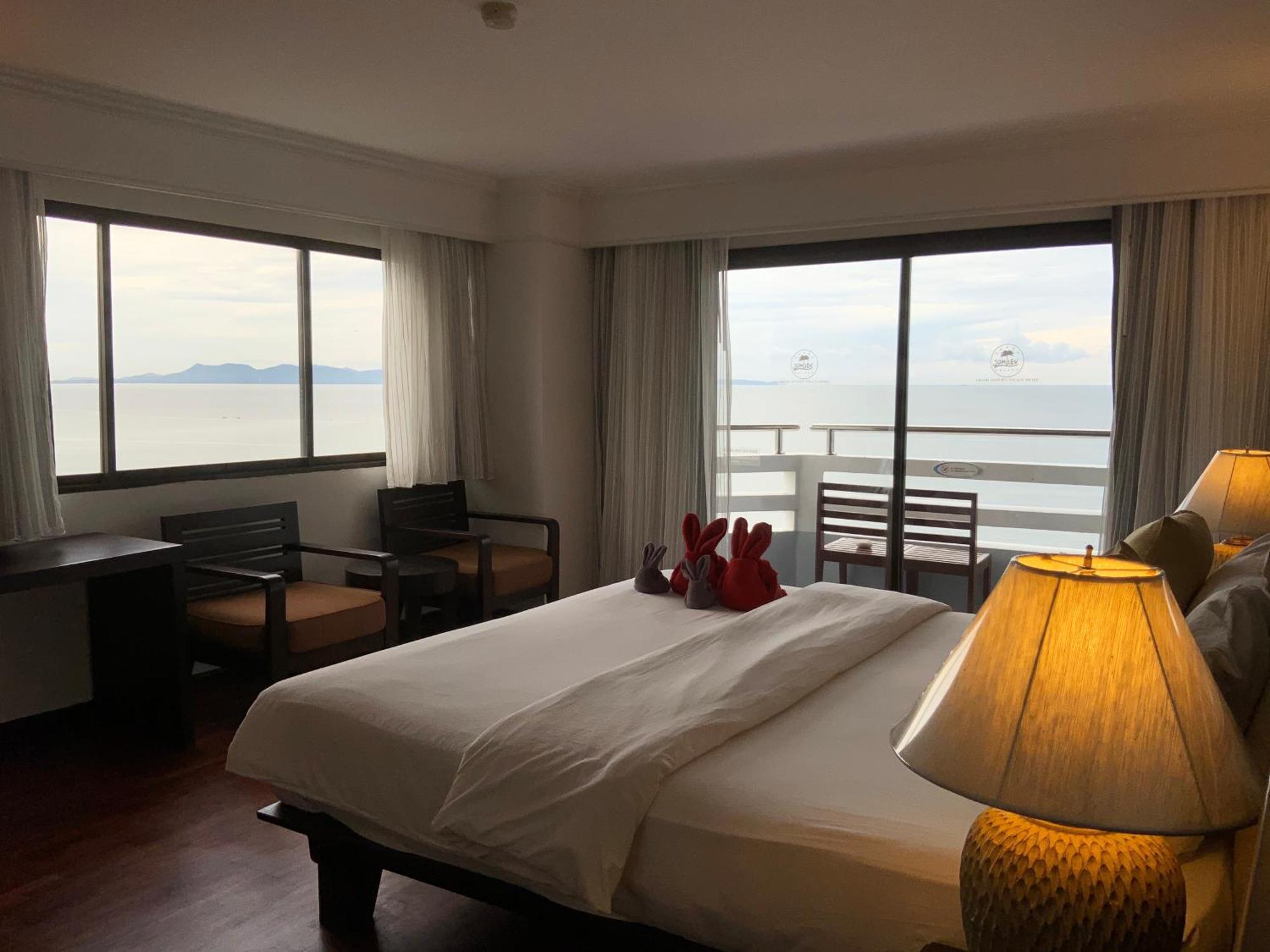 Grand Jomtien Palace Hotel - Sha Extra Plus Esterno foto
