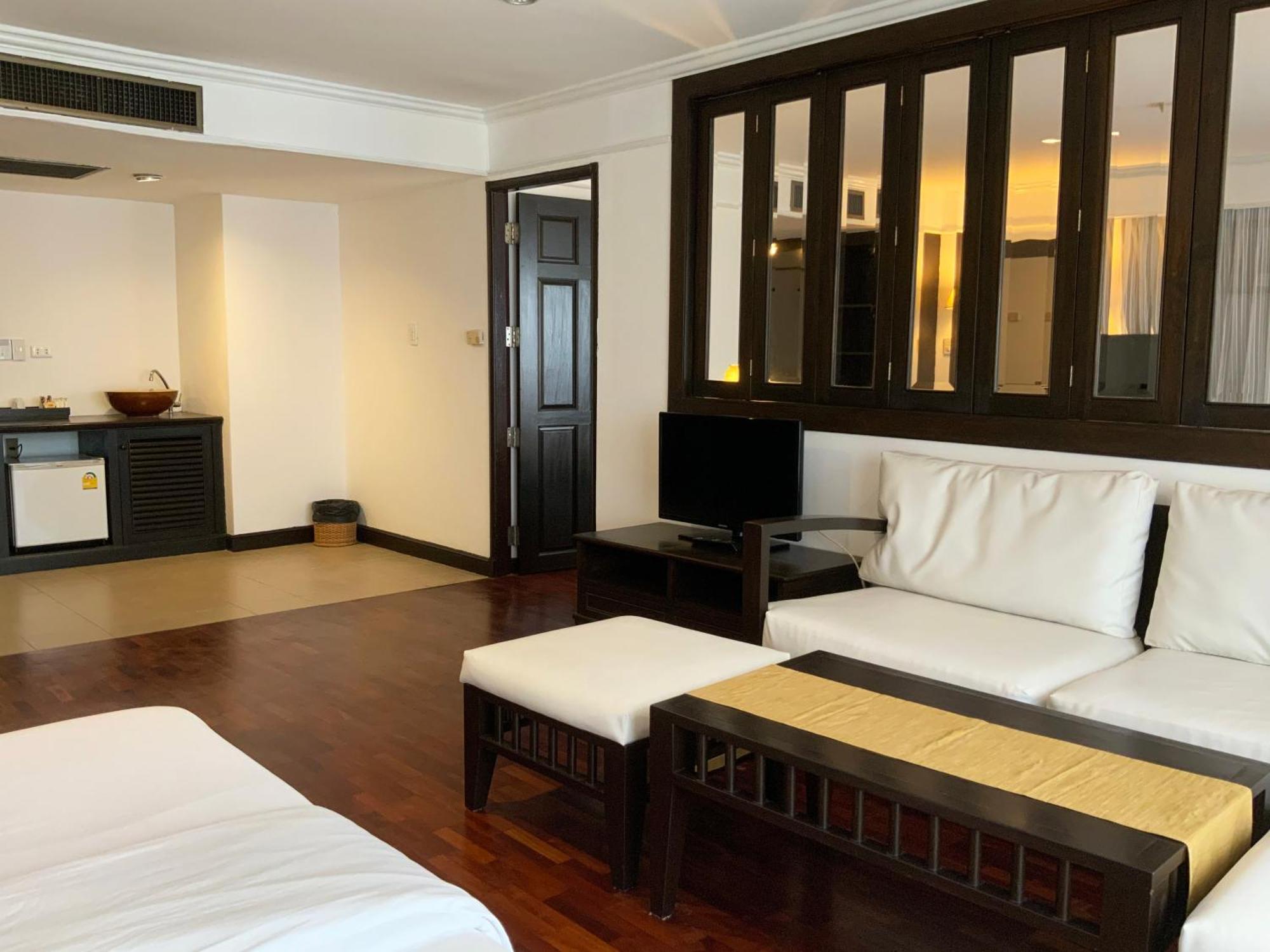 Grand Jomtien Palace Hotel - Sha Extra Plus Esterno foto