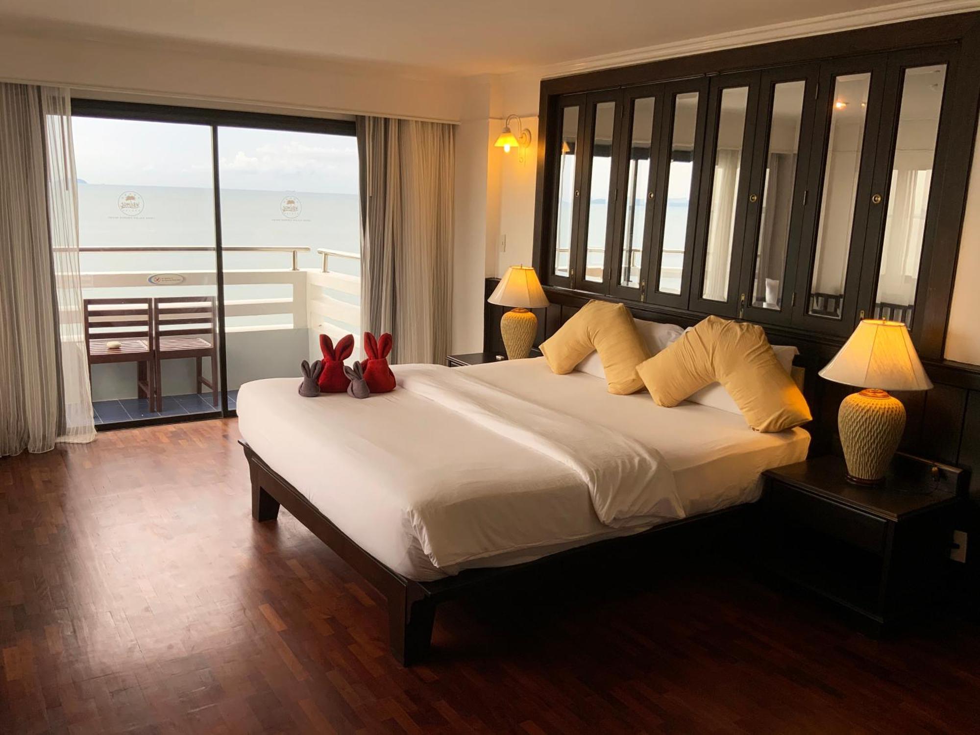Grand Jomtien Palace Hotel - Sha Extra Plus Esterno foto